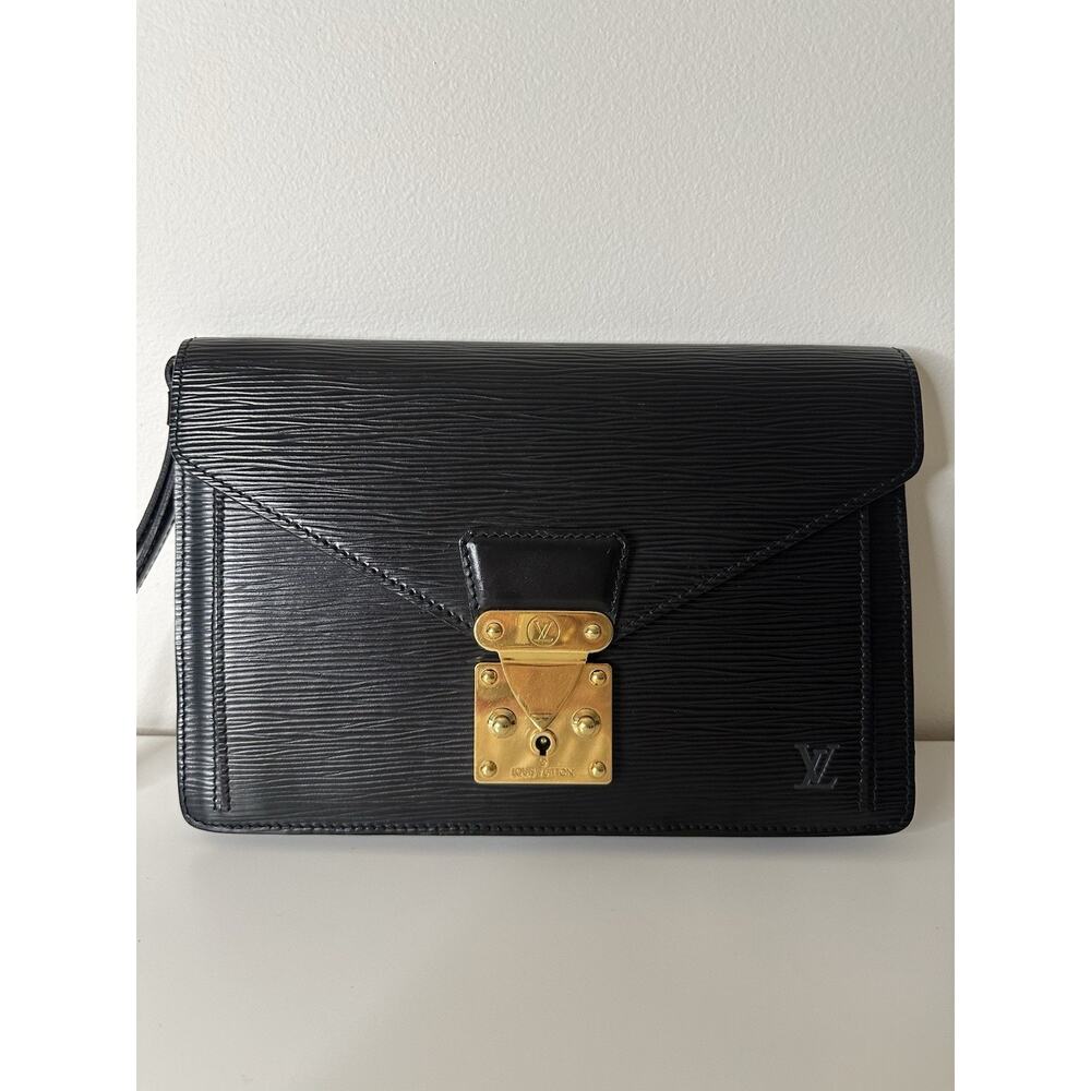 Louis Vuitton Epi Leather Pochette Sellier Dragonne Black Wristlet Clutch Gold